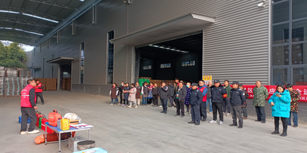 成都市新都区桂湖街道五桂村关工委 开展消防应急综合演练