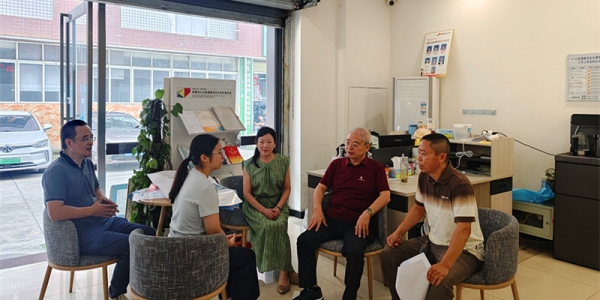 《五律·桂湖关工委金秋助学》