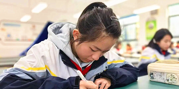 成都市新都区旃檀中学关工委开展劳动教育与心理健康融合实践初尝试活动