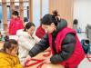 成都市新都区斑竹园街道廖家湾社区关工委开展“伙伴相聚迎元旦•巧编中国结传温情”主题活动