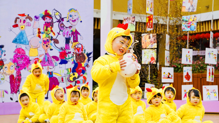 动态展表演_副本.jpg