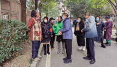 <b>成都市新都区桂湖街道金都街社区关工委开展杂物垃圾集中清理行动</b>