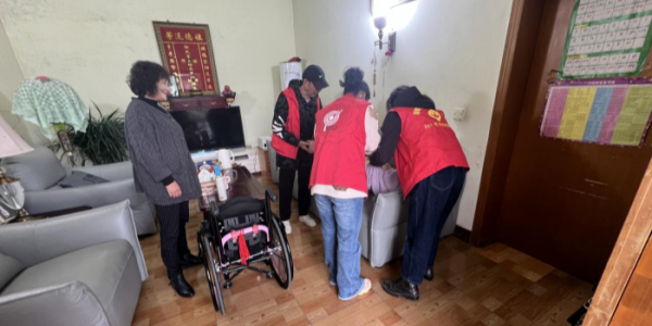 成都市新都区新繁街道蟇水村关工委开展“情暖童心 与爱同行”关爱残疾儿童主题活动