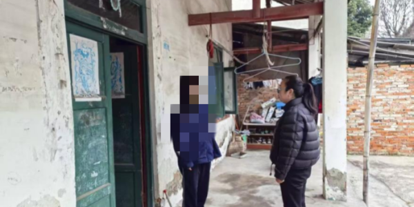 成都市新都区新繁街道水云村关工委走访慰问困境儿童