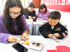 成都市新都区斑竹园街道金和社区关工委开展“巧手串珠传温情•金和手工暖人心”手工串珠制作活动