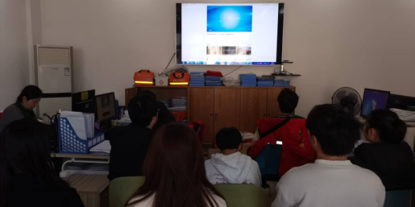 守护花季，拥抱未来 ----成都市新都区新繁街道繁江社区关工委开展未成年人交通安全宣传活动