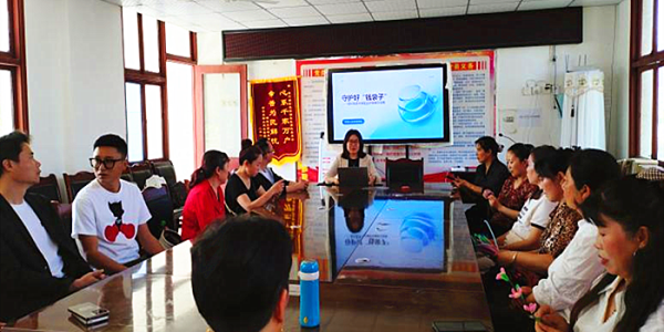 成都市新都区斑竹园街道旃檀社区开展守护好“钱袋子”低价旅游与保健品诈骗避坑宣传活动