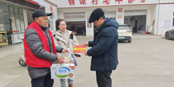 成都市新繁街道锦源村关工委春节慰问困境儿童