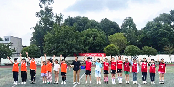 成都市新都区马家小学关工委举办第六届足球班级联赛活动